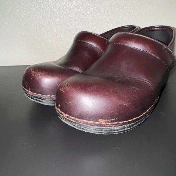 Dansko Professional Cordovan Smooth Leather Clogs size 40 - Picture 5 of 7